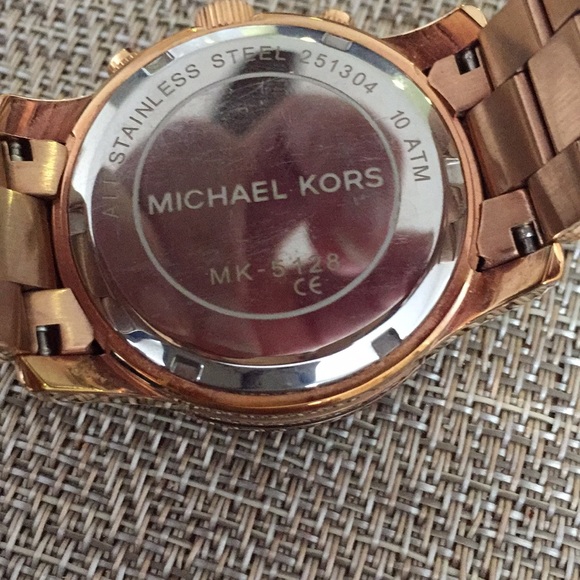 Michael Kors rose gold watch - Picture 5 of 7